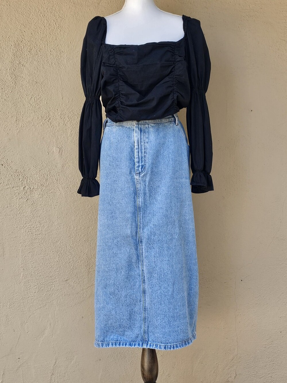Elisabeth Liz Claiborne Light Wash Denim Skirt W/ A Column Silhouette SZ 24 Plus